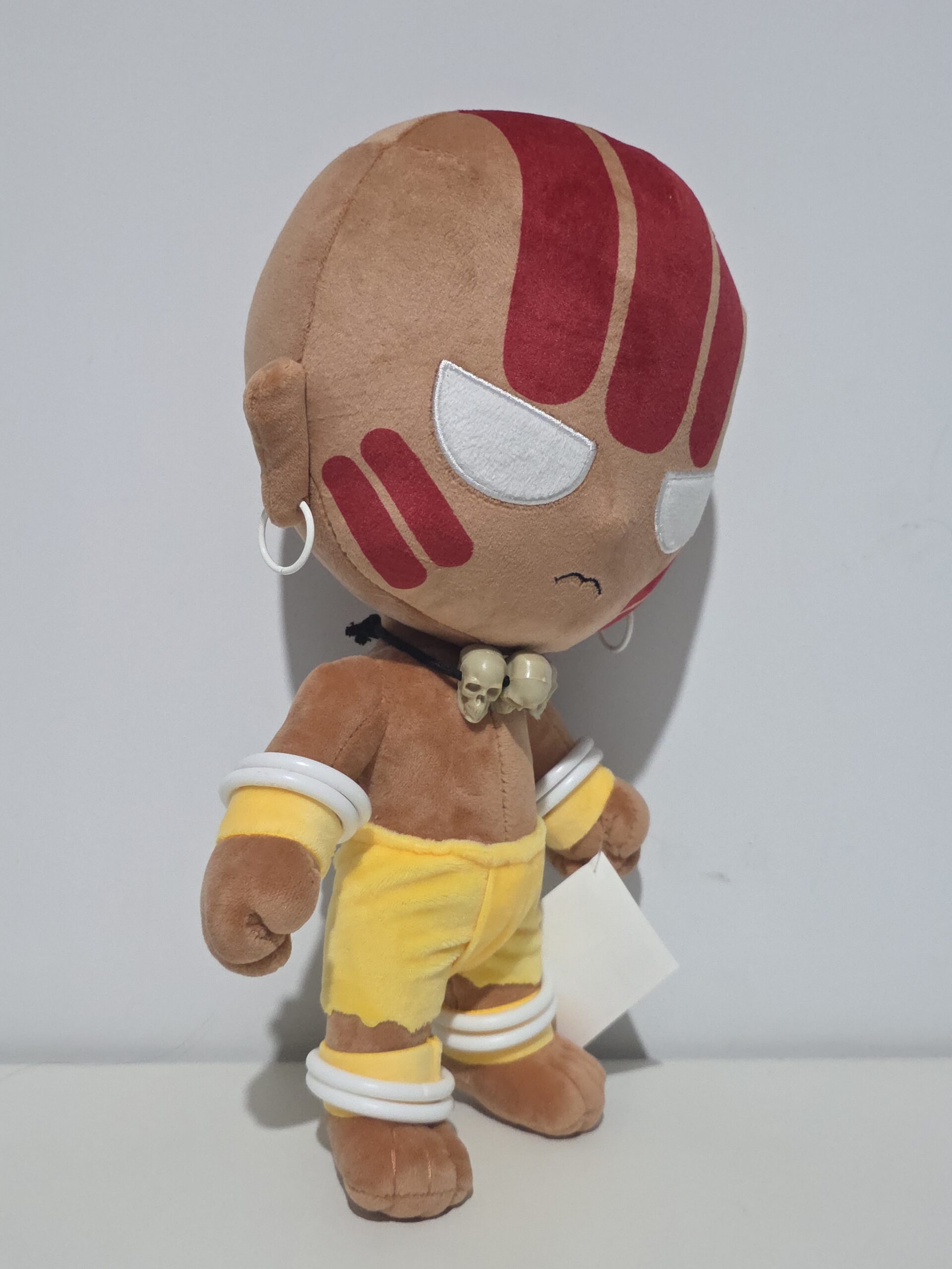 Pelúcia Antialérgica 30 cm Dhalsim Street Fighter oficial CAPCOM - Imagem 9