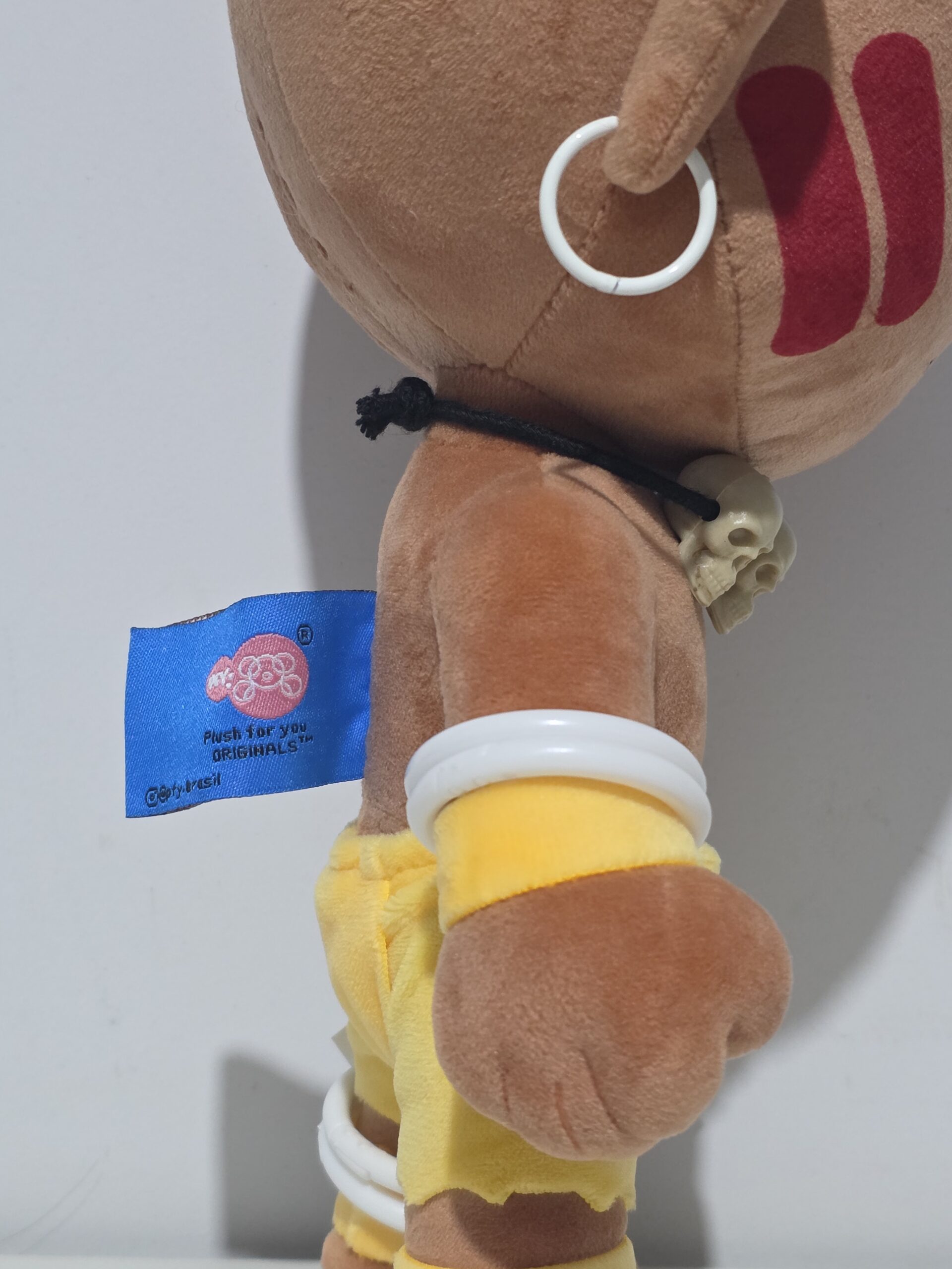 Pelúcia Antialérgica 30 cm Dhalsim Street Fighter oficial CAPCOM - Imagem 8
