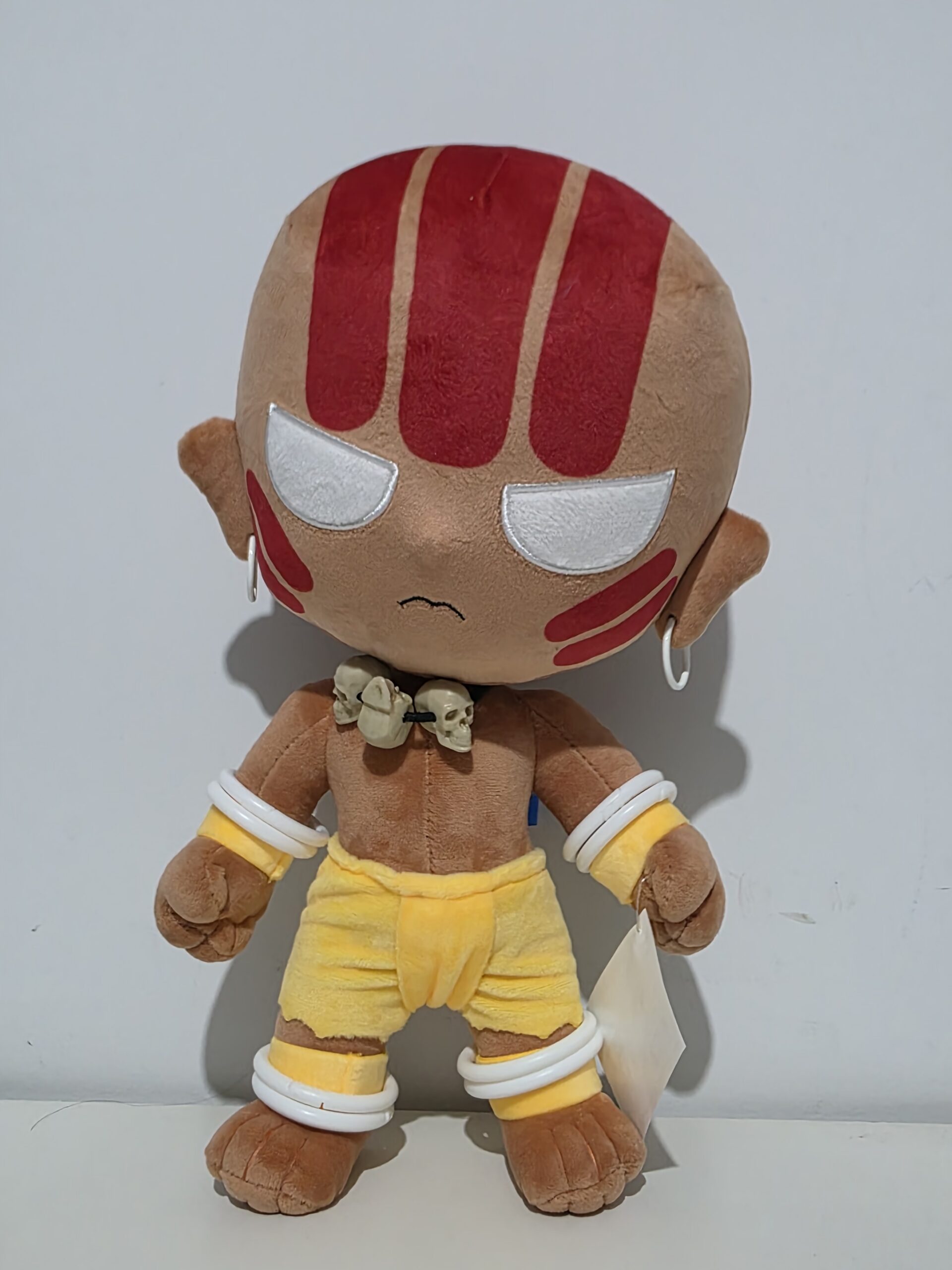 Pelúcia Antialérgica 30 cm Dhalsim Street Fighter oficial CAPCOM - Imagem 2