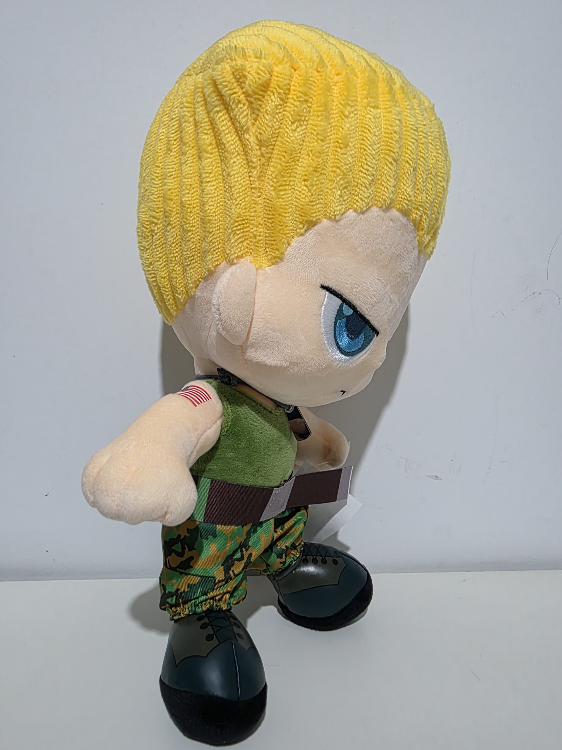 Pelúcia Antialérgica 30 cm Guile Street Fighter Oficial CAPCOM - Imagem 3
