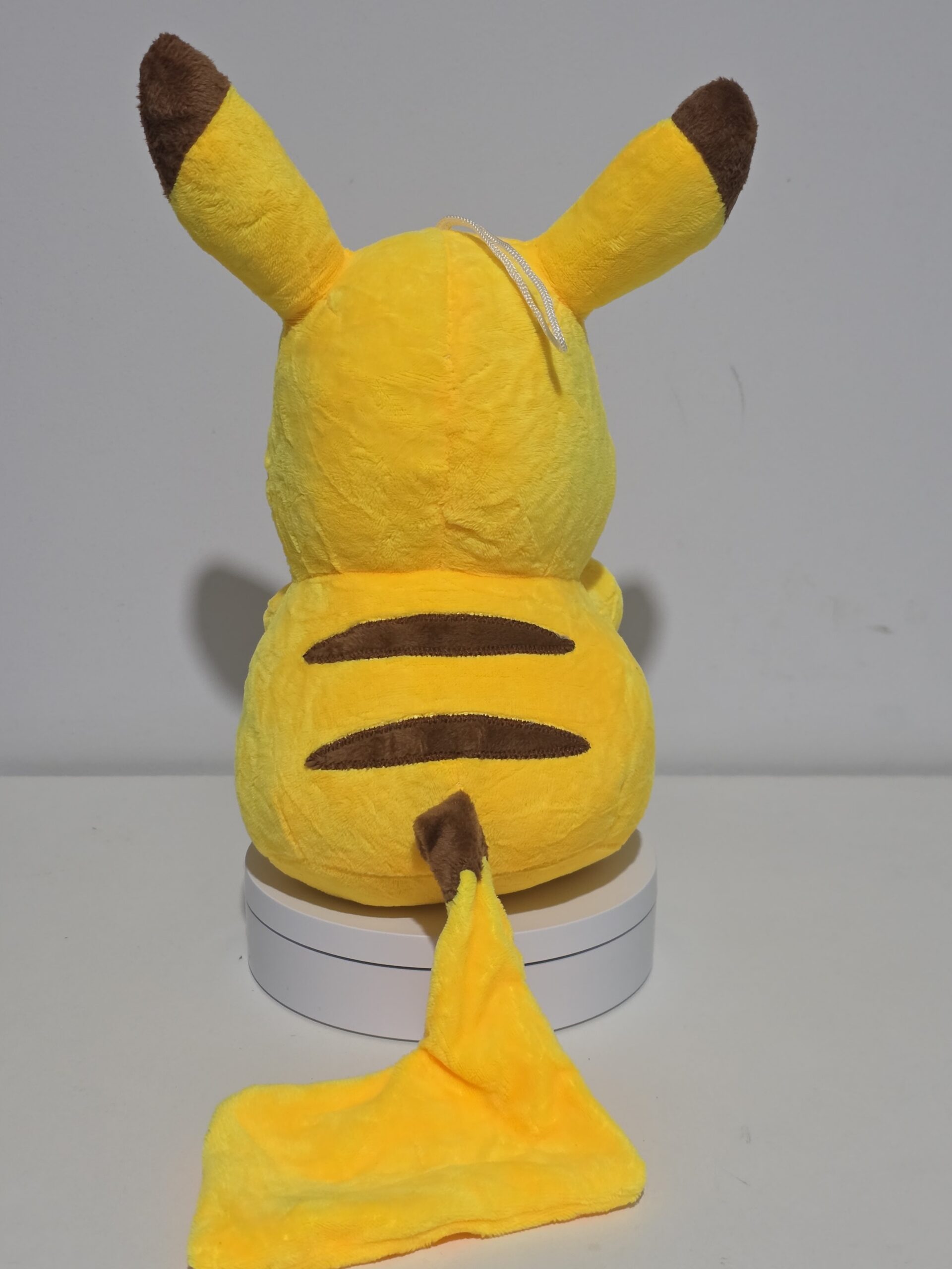 Pelúcia Antialérgia 23 cm Pikachu Pokebola | Pokémon - Imagem 3